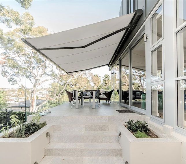 The Benefits and Versatility of Retractable Awnings